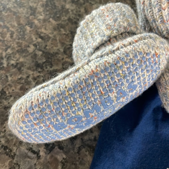 NWT Bombas Sherpa Lined Toddler Gripper Slippers in Celeste - Picture 3 of 4